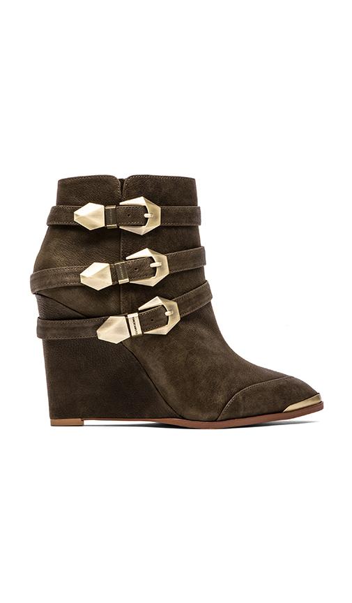 Vince Camuto Kannon Wedge i...