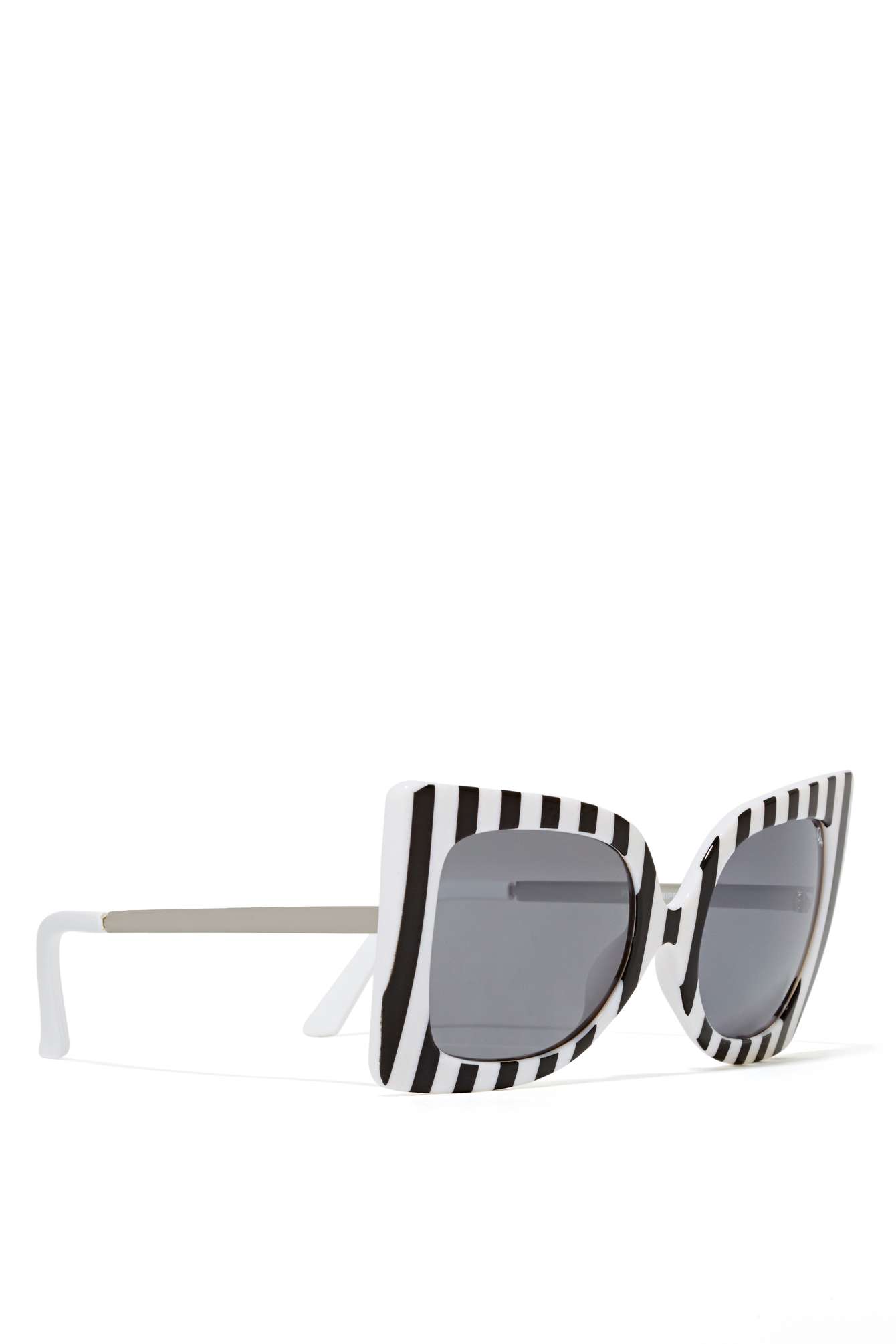 Quay Phebe Shades at Nasty Gal