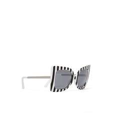 Quay Phebe Shades at Nasty Gal