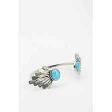 The 2 Bandits Paddle Cuff Bracelet - Urban Outfitters