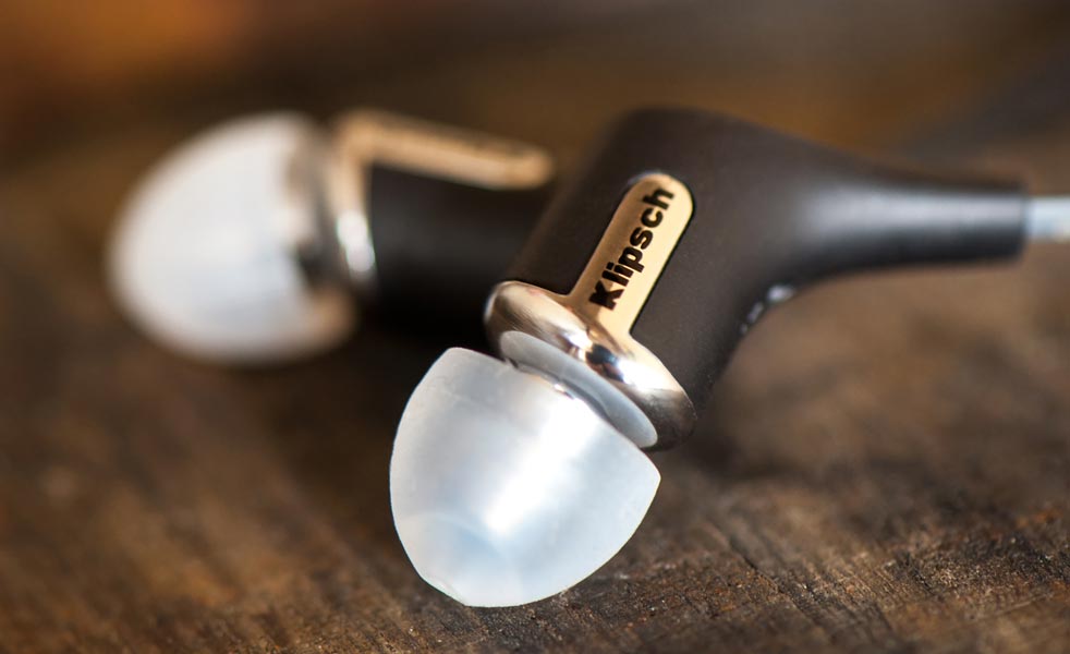 Hands-On: Klipsch R6i Headp...