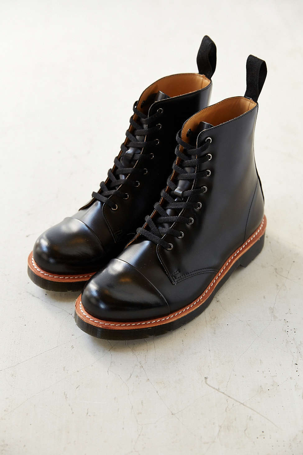 Dr. Martens Charlton 8-Eye ...