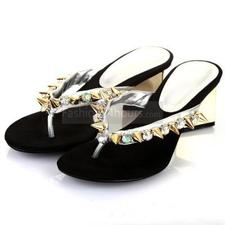  Toe Thong Thick Sole Rivets Flip-flops 
