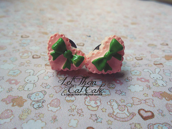 Let Them Eat Cake // Strawb...