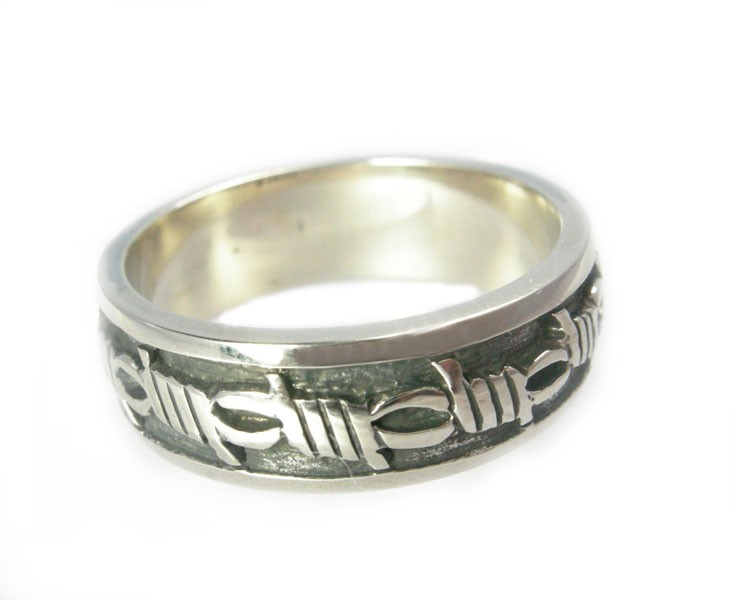 14K White Gold Barbwire Ban...