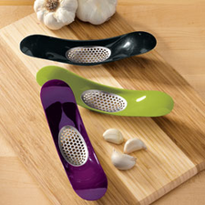 Garlic Rocker crushes garlic without squeezing.