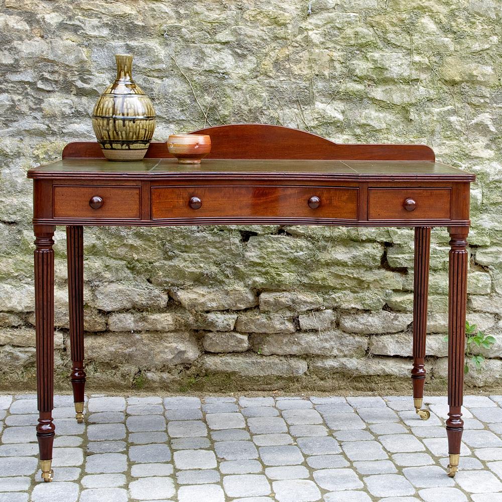 Ladies mahogany writing tab...