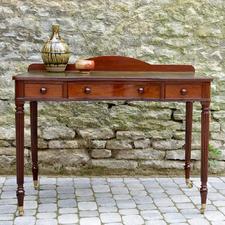 Ladies mahogany writing table in the manner of Gillows, crica 1800