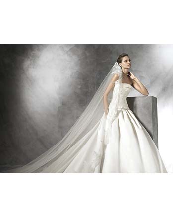 Pronovia BARCLI Bridal gown...