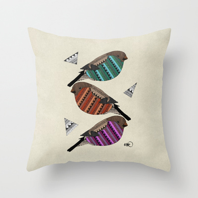 Börds Throw Pillow