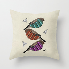 Börds Throw Pillow