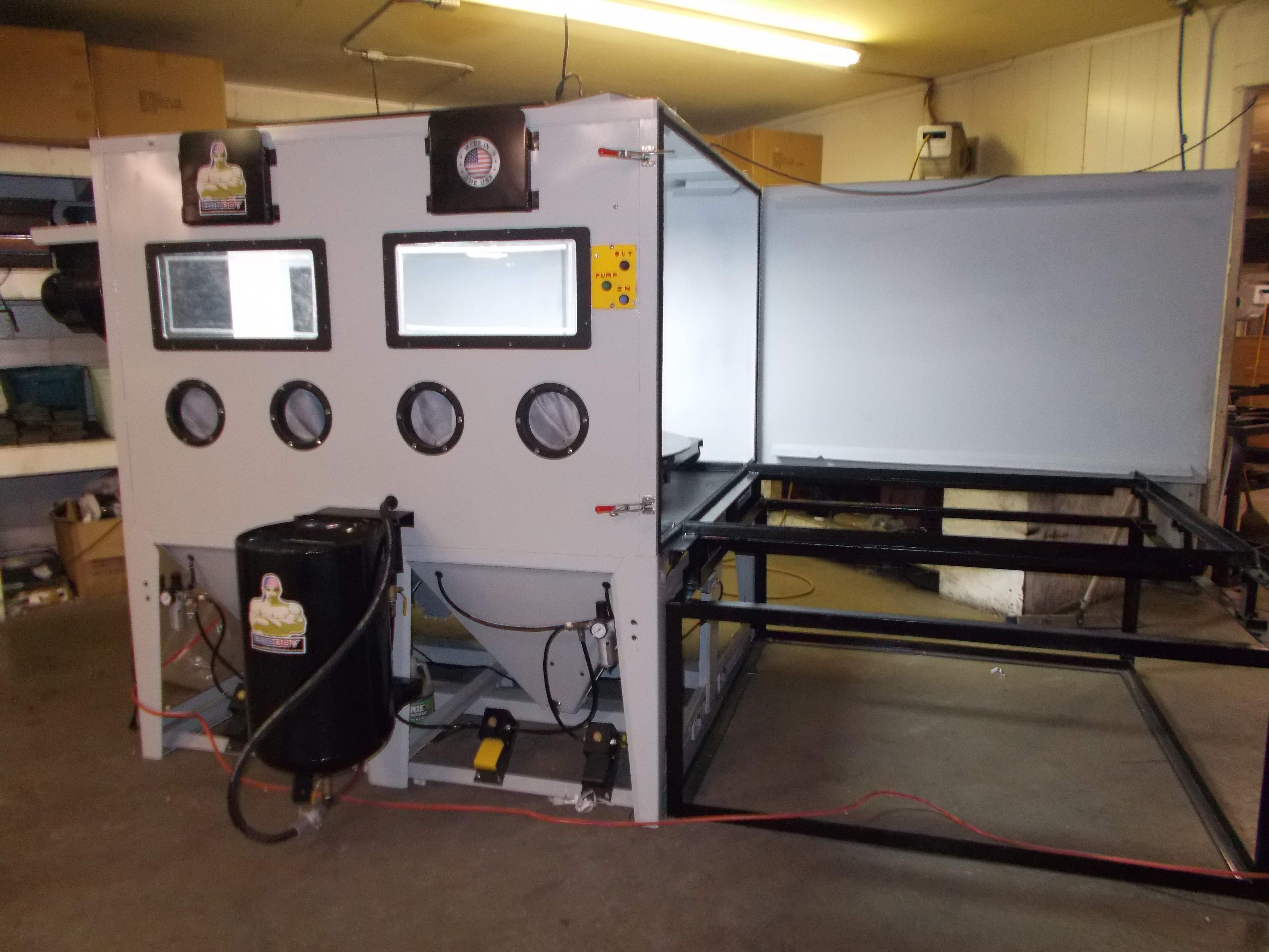 PRESSURE BLASTING CABINET B...