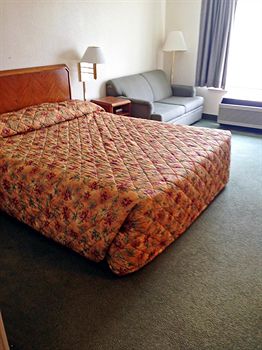 Motel 6 Raleigh North - Hot...