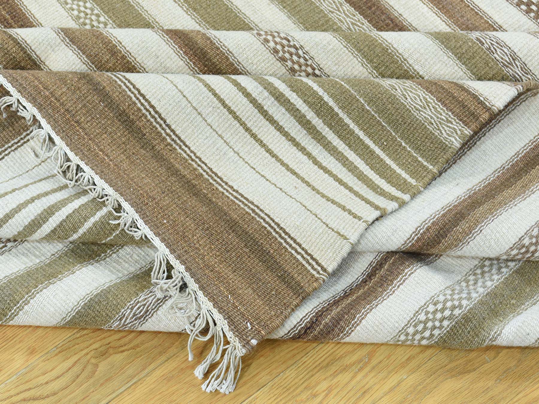 Buy 9'8"x14' Hand-Woven Pur...