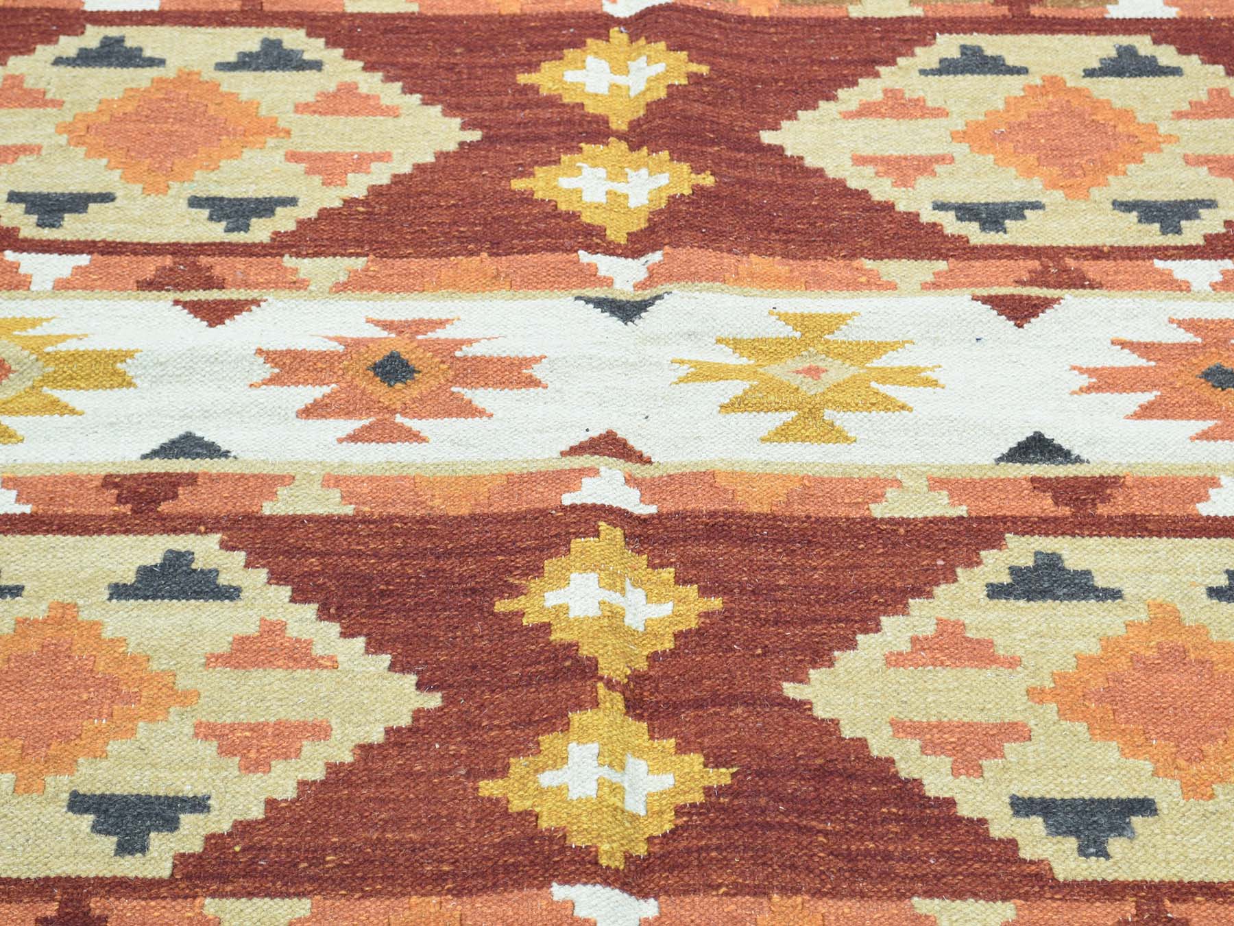 Buy 4'2"x6'1" Hand-Woven An...