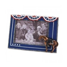 Vintage-Look Patriotic Photo Frame