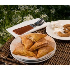 Γλυκά τυροπιτάκια με ξινομυζήθρα και μέλι