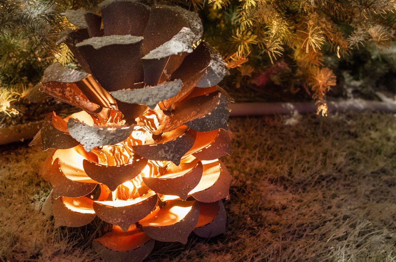 Desert Steel Pine Cone Lumi...