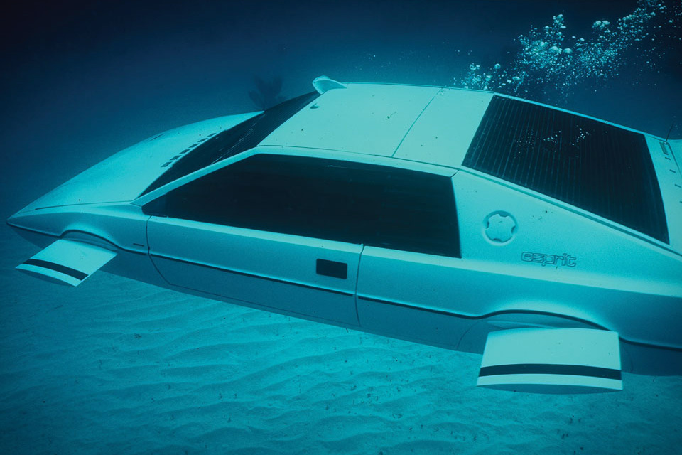 James Bond Lotus Esprit Sub...