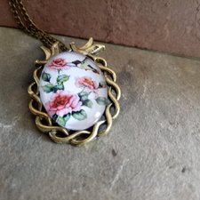 Imp-N-005 Vintage Antique Oval Flower Bird Necklace