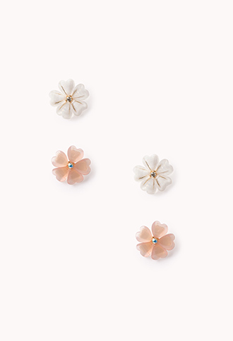 Shimmering Flower Stud Set ...