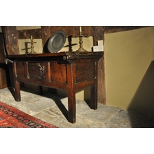A  RARE LATE MEDIEVAL OAK HUTCH TABLE. ENGLISH. CIRCA 1490-1500.