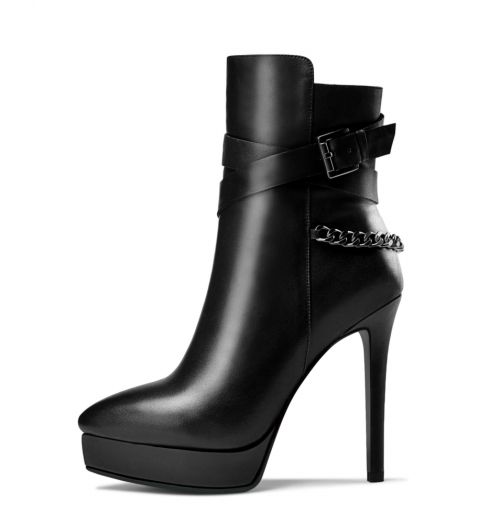 Tacones muy altos en un dis...