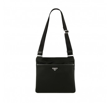Zip pocket messenger bag