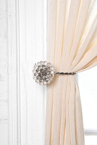 Antique Brooch Curtain Tie-...