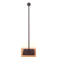 Small-Magnetic-soccle-knifes-display-to-present-metal-objects-H-34-cm