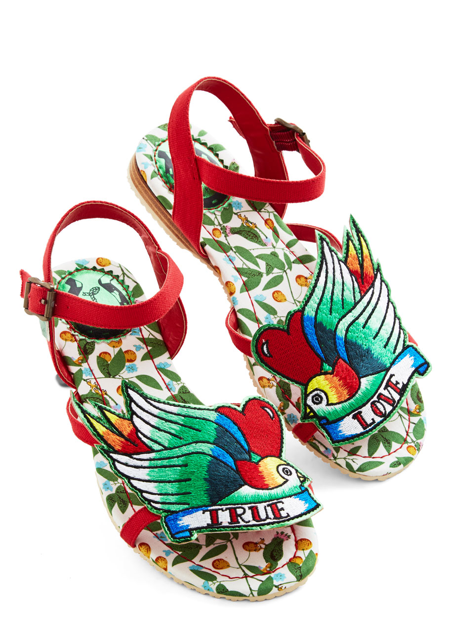 Tweet of Foot Sandal in Tru...